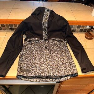 Dakine Women’s Technical Snow Jacket – Size M – Excellent Condition